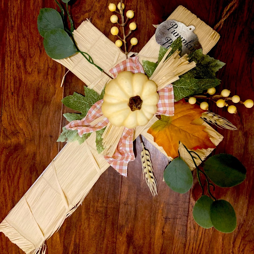 NWT 21” Straw Hanging Cross Wreath Fall Decor